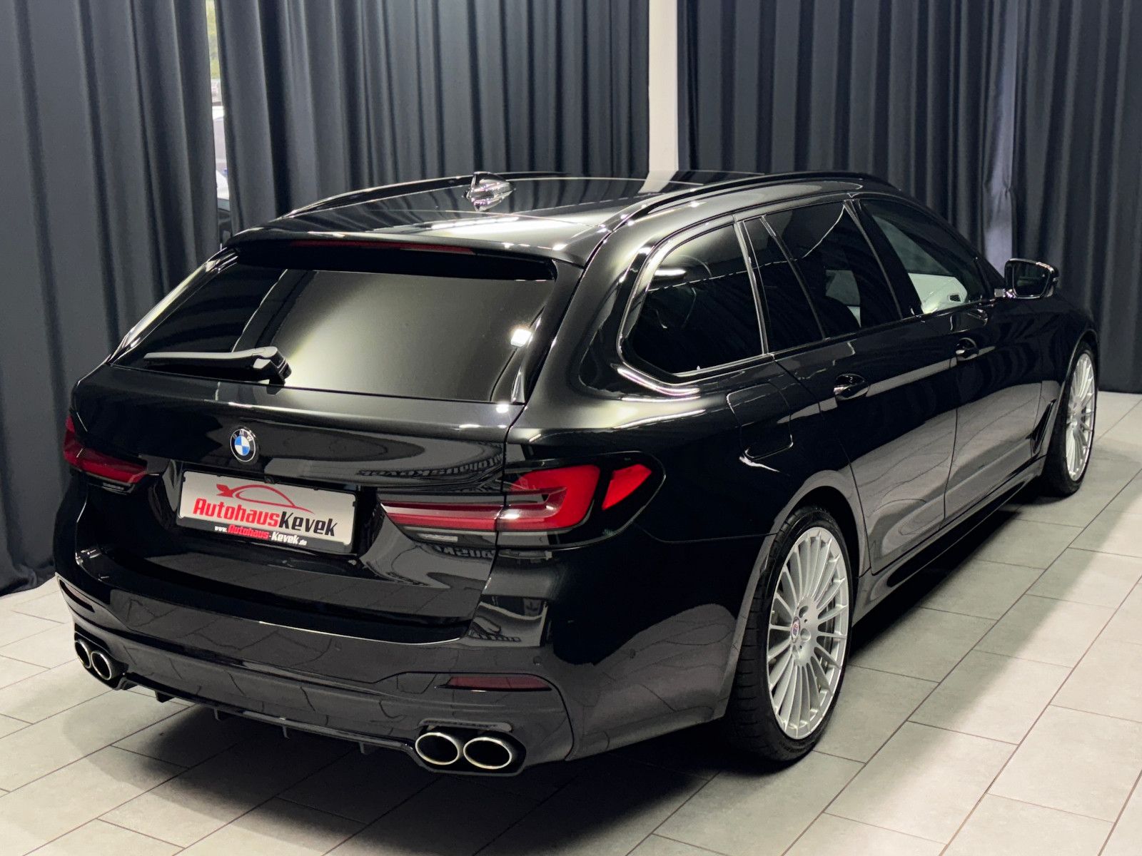 Fahrzeugabbildung ALPINA B5 4.4 Touring|LASER|PANO|HEAD-UP|VOLL