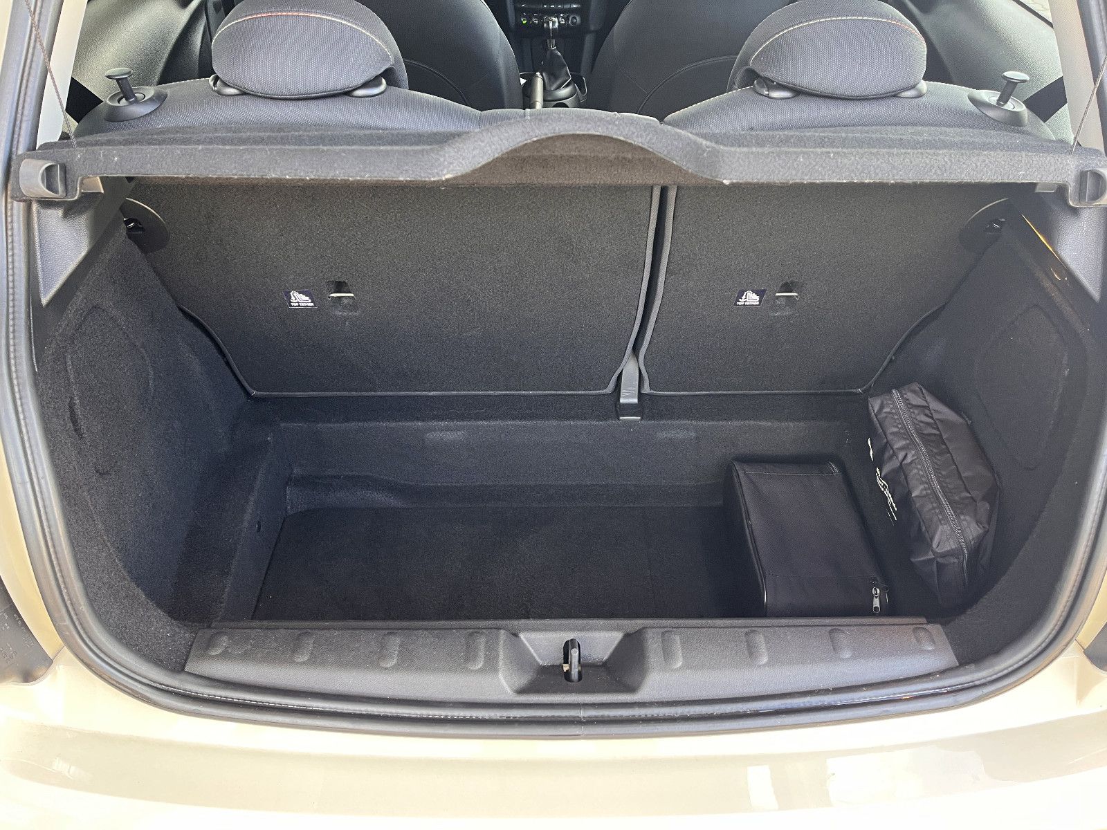 Fahrzeugabbildung MINI ONE Mini 3-trg. 1.5 D