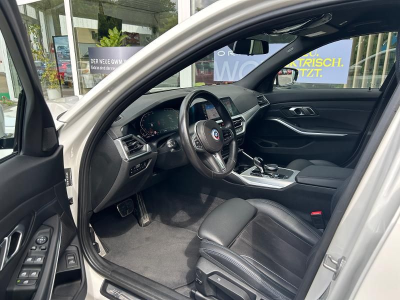 BMW 318i M Sport Touring AHK*Live Cockpit* foto 9