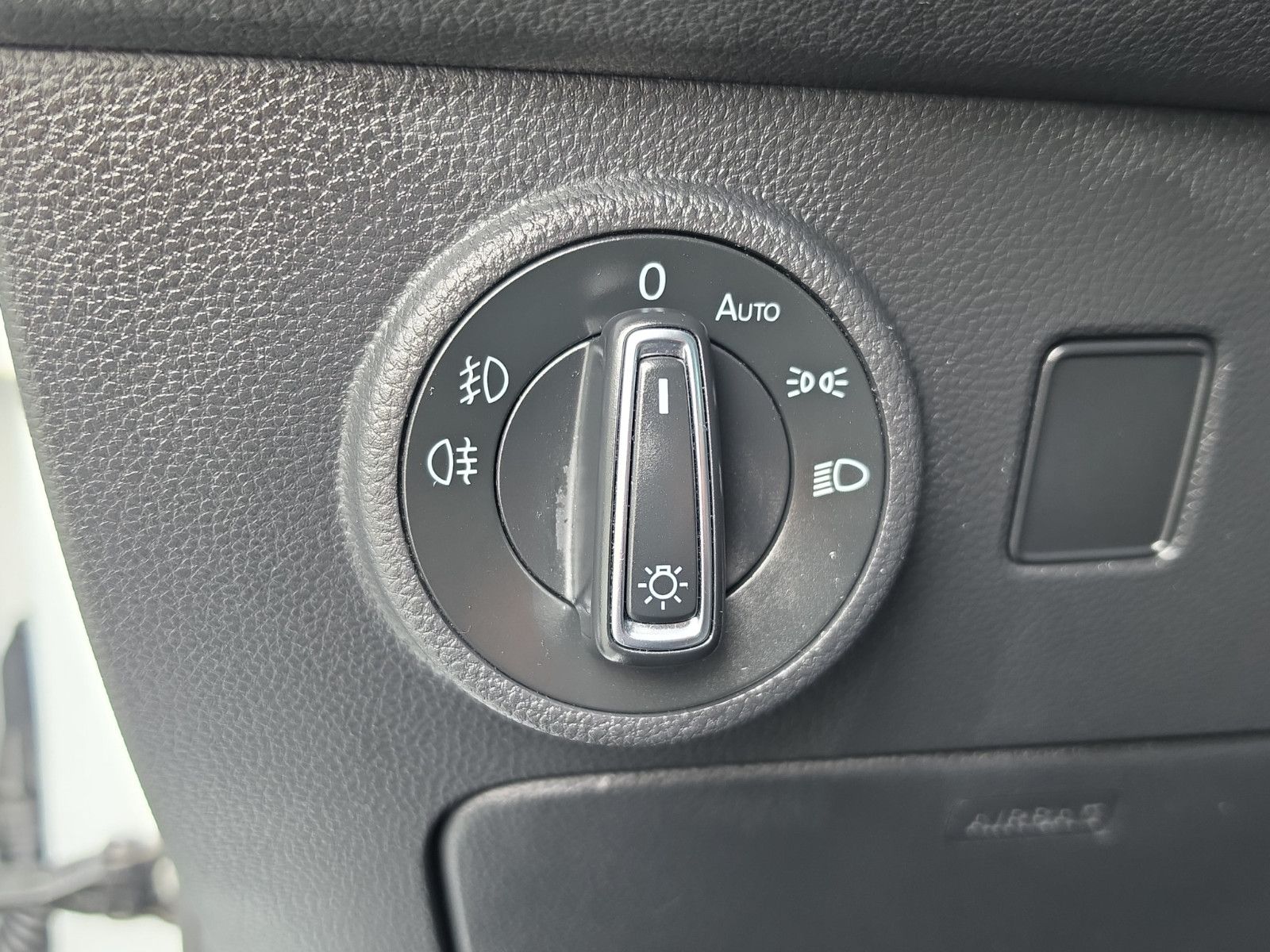 Fahrzeugabbildung SEAT Ateca Style Apple CarPlay LED