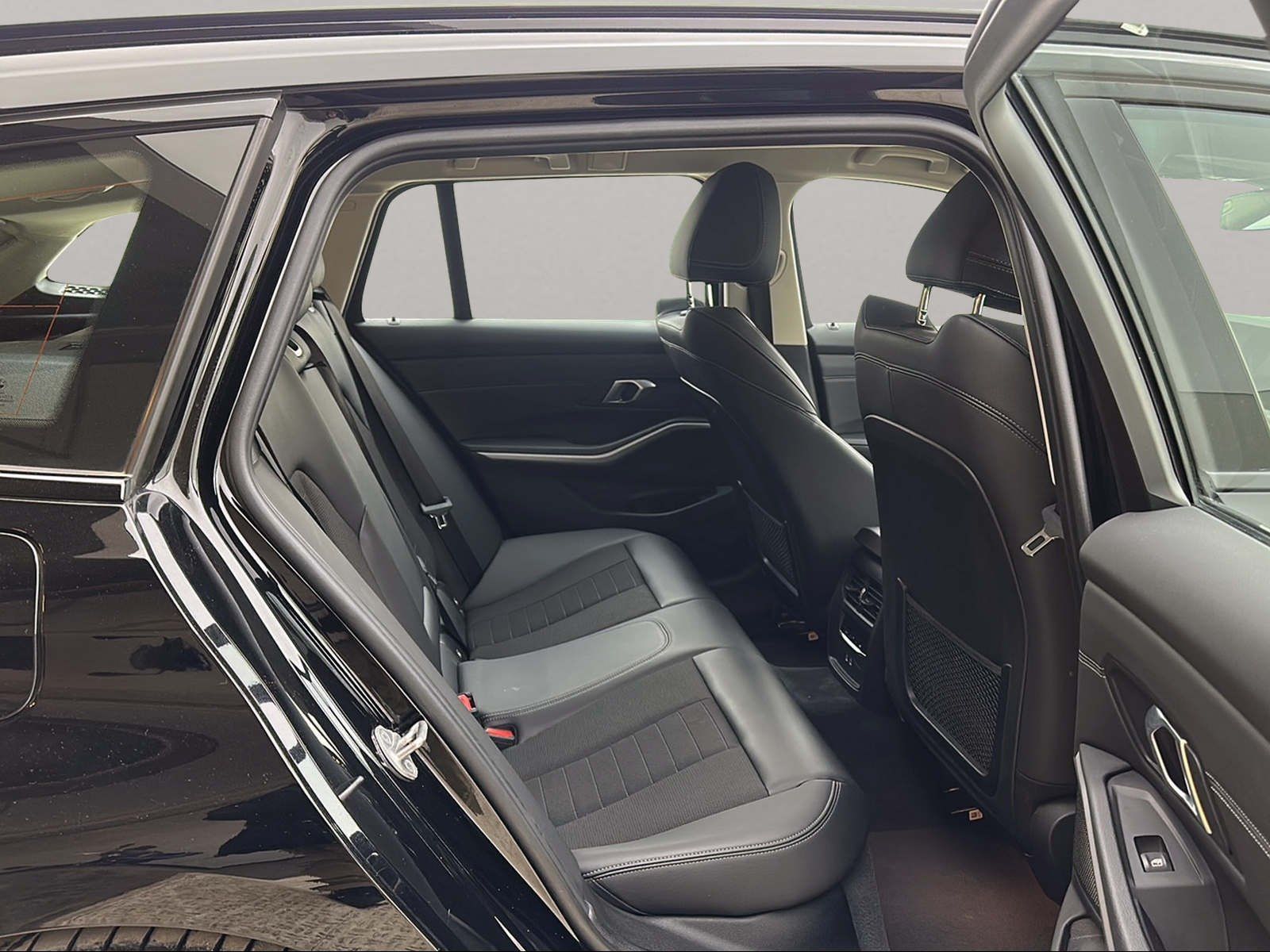 BMW 330e Touring Navi PDC Sportsitze Sitzheizung foto 17