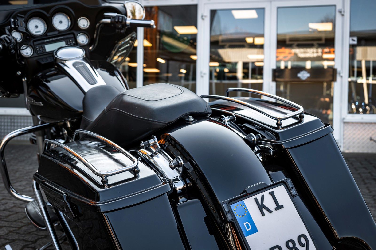 Fahrzeugabbildung Harley-Davidson FLHX Street Glide 103 cui - KERN-AUSPUFF