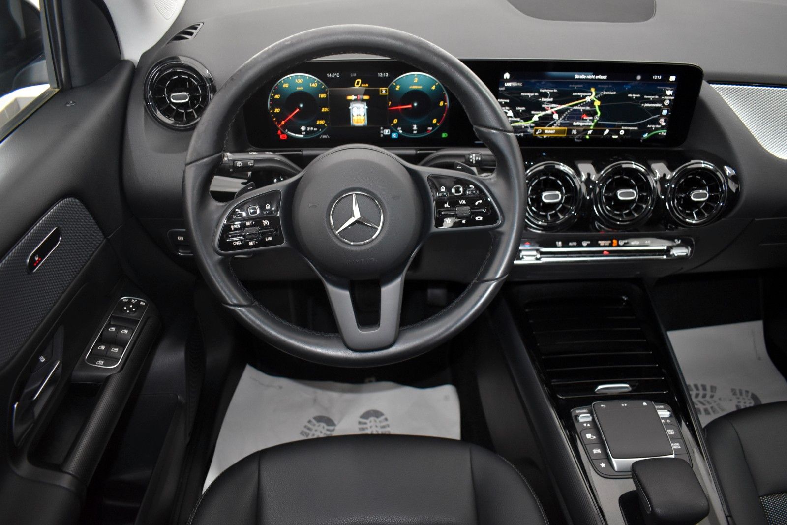 Fahrzeugabbildung Mercedes-Benz GLA 200D, T.Leder,Navi,Park-Paket,DAB