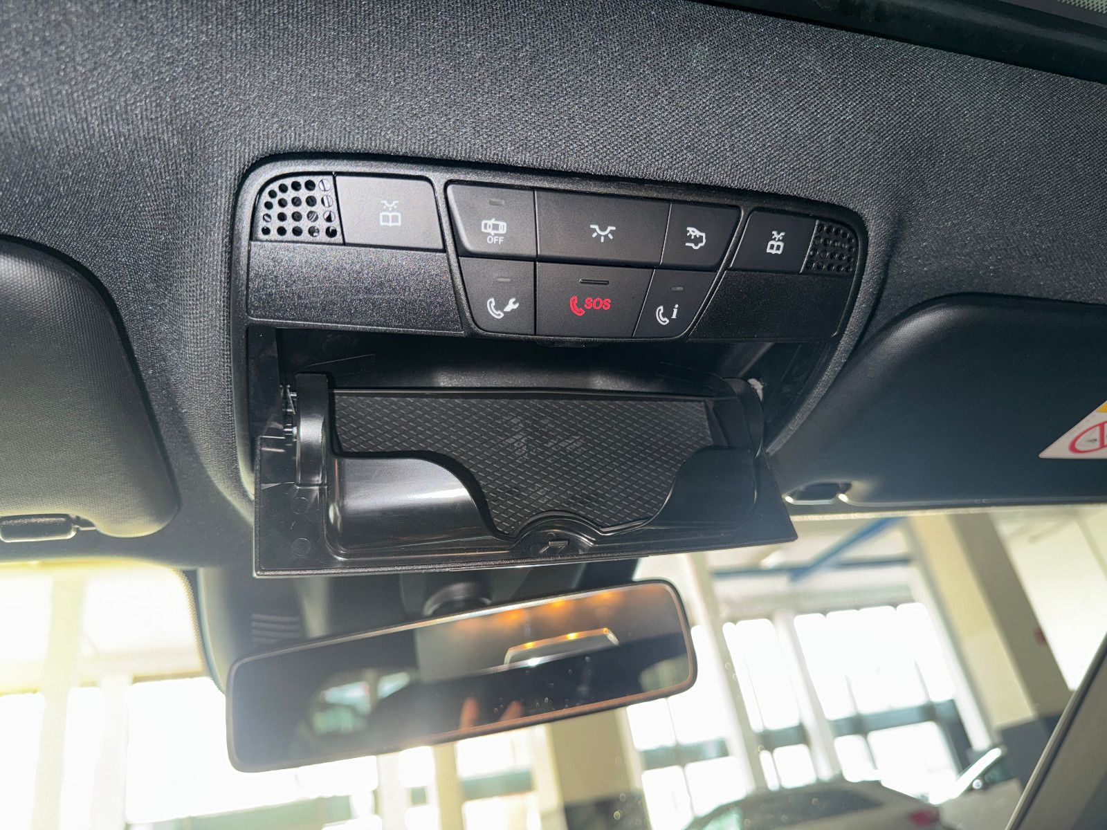 Fahrzeugabbildung Mercedes-Benz E 250 T 9GT 2X AMG LINE DISTRONIC MEMORY 20 ZOLL