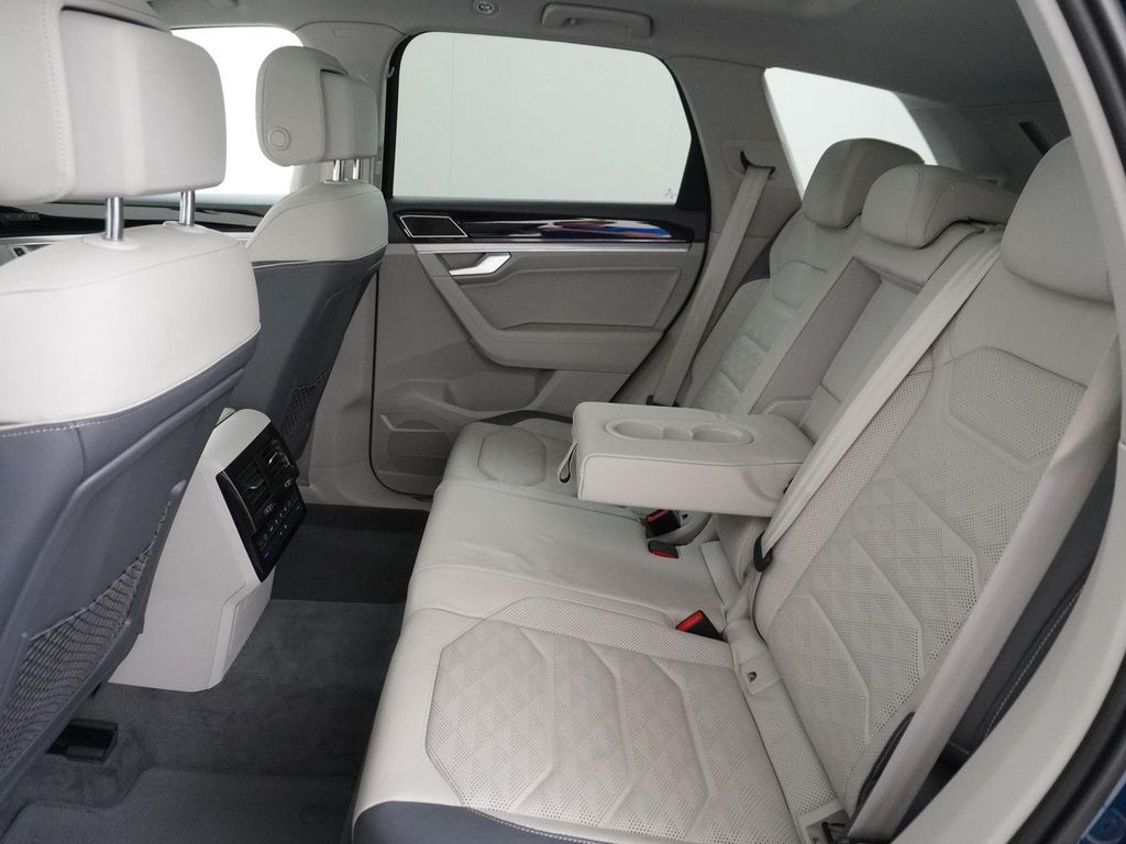 Volkswagen Touareg 3.0 TSI Elegance AHK | Pano |  kamera |