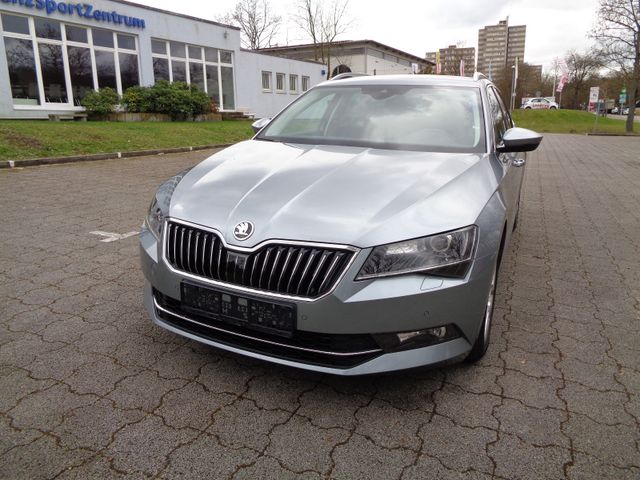 Skoda Superb Combi Premium Edition-Navi-Leder- I Hand