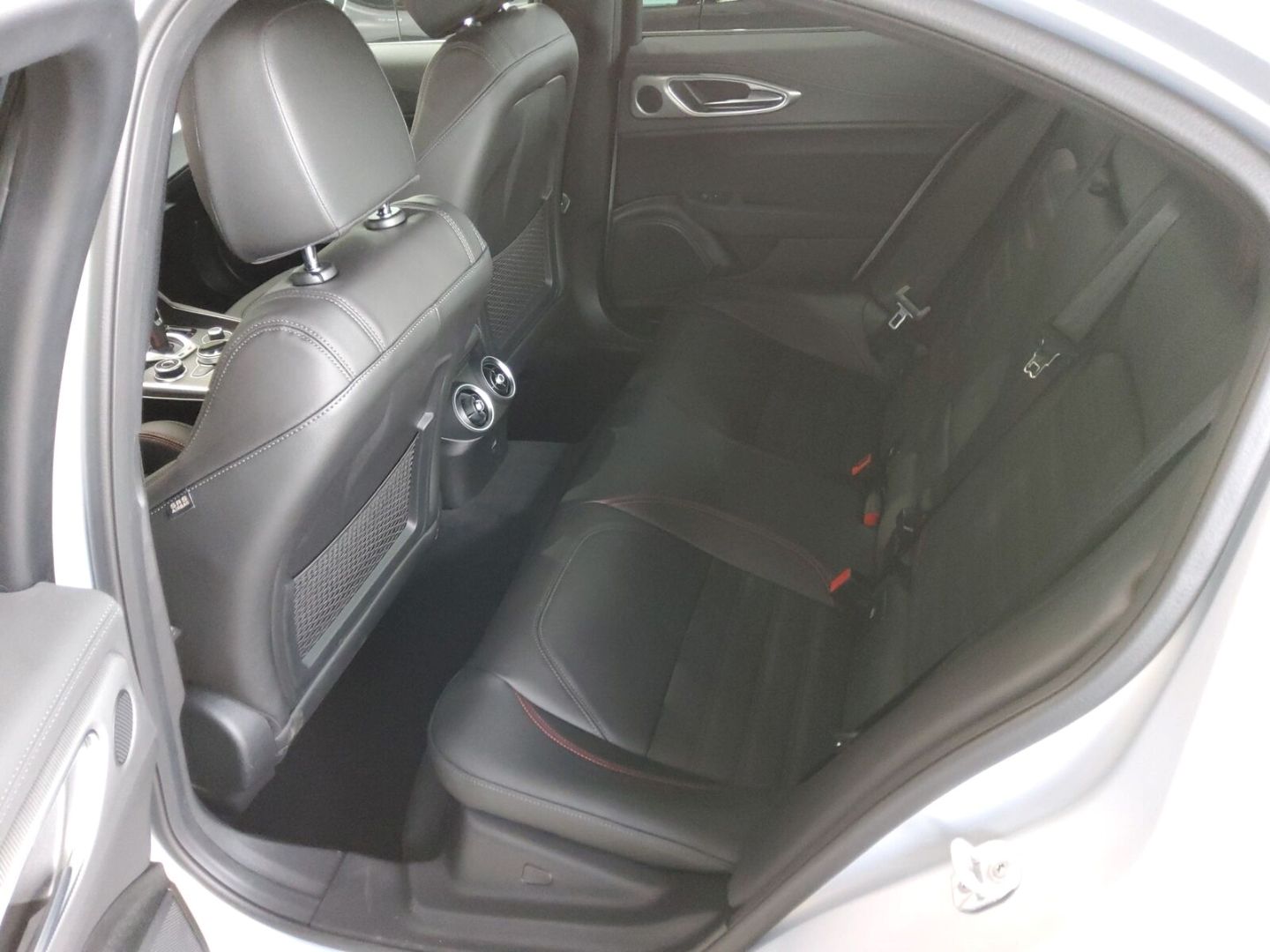 Fahrzeugabbildung Alfa Romeo Giulia Competizione 2.0 Limit.Sondermodell Matt