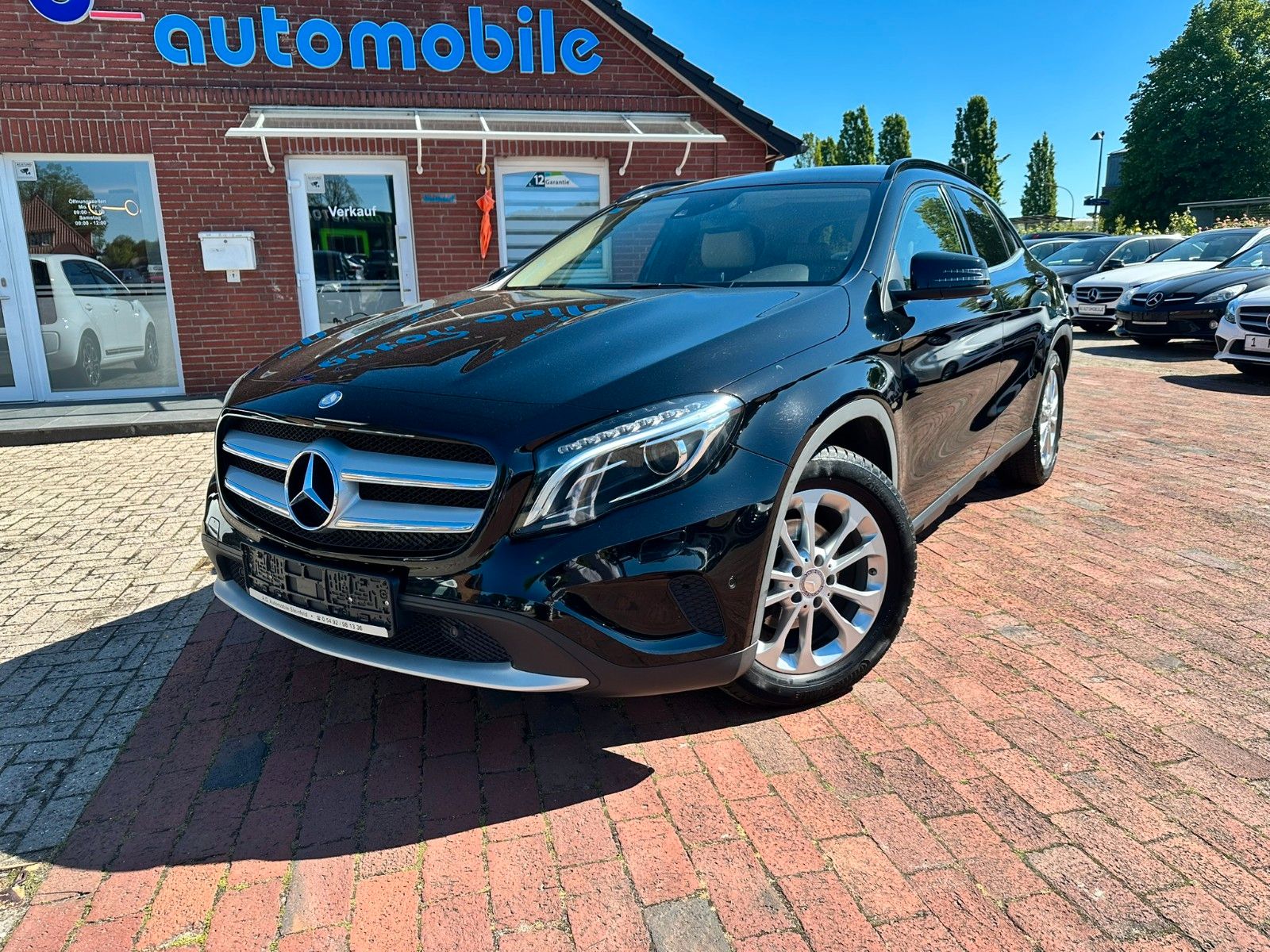 MERCEDES-BENZ GLA 200 CDI / d CAM TMP NAVI SZH PDC LEDER BiXen
