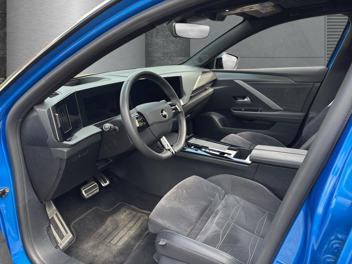 Opel Astra Electric Ultimate 54kWh Infotainment Tech 