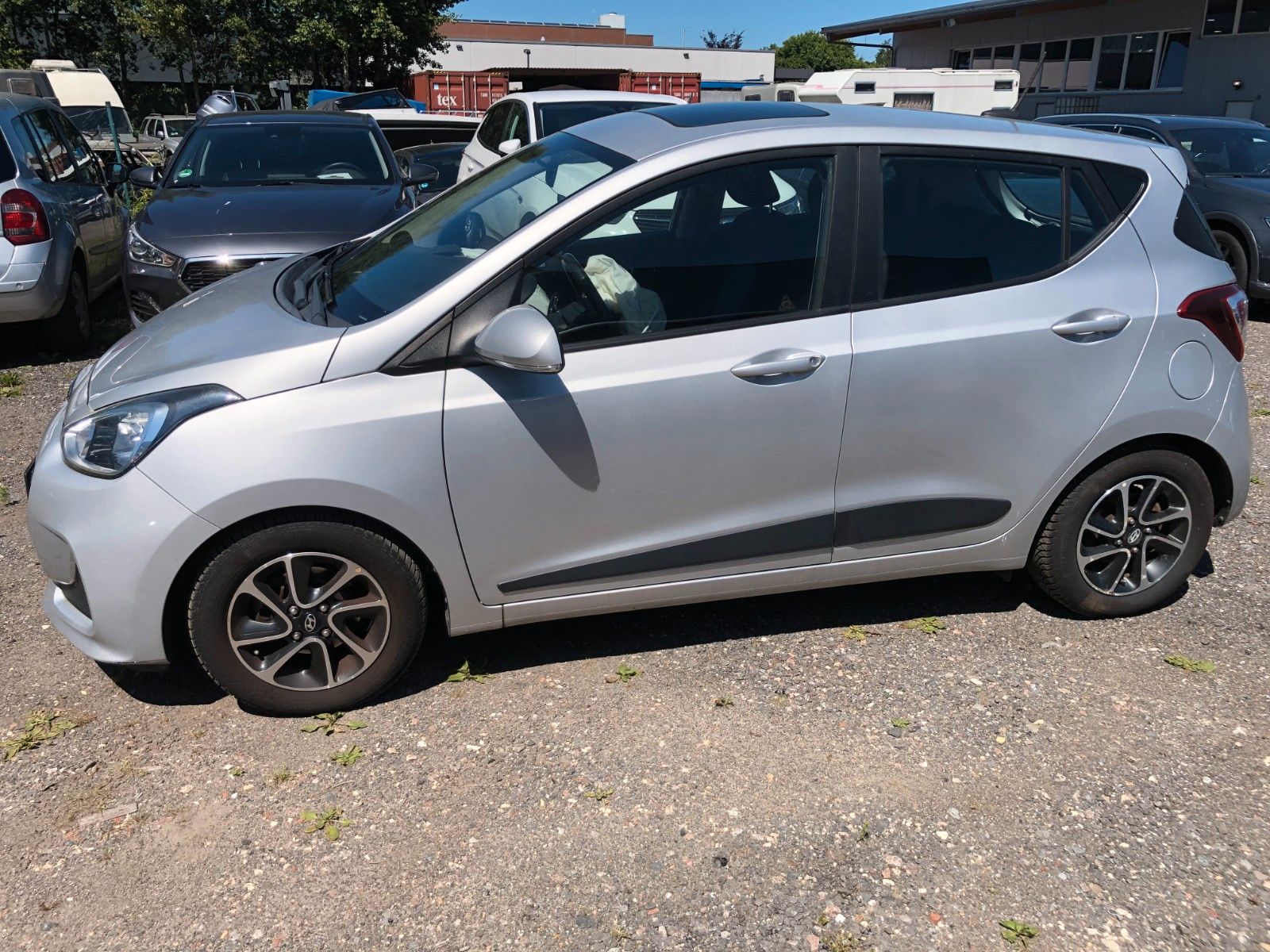Fahrzeugabbildung Hyundai i10 Style Frontschaden
