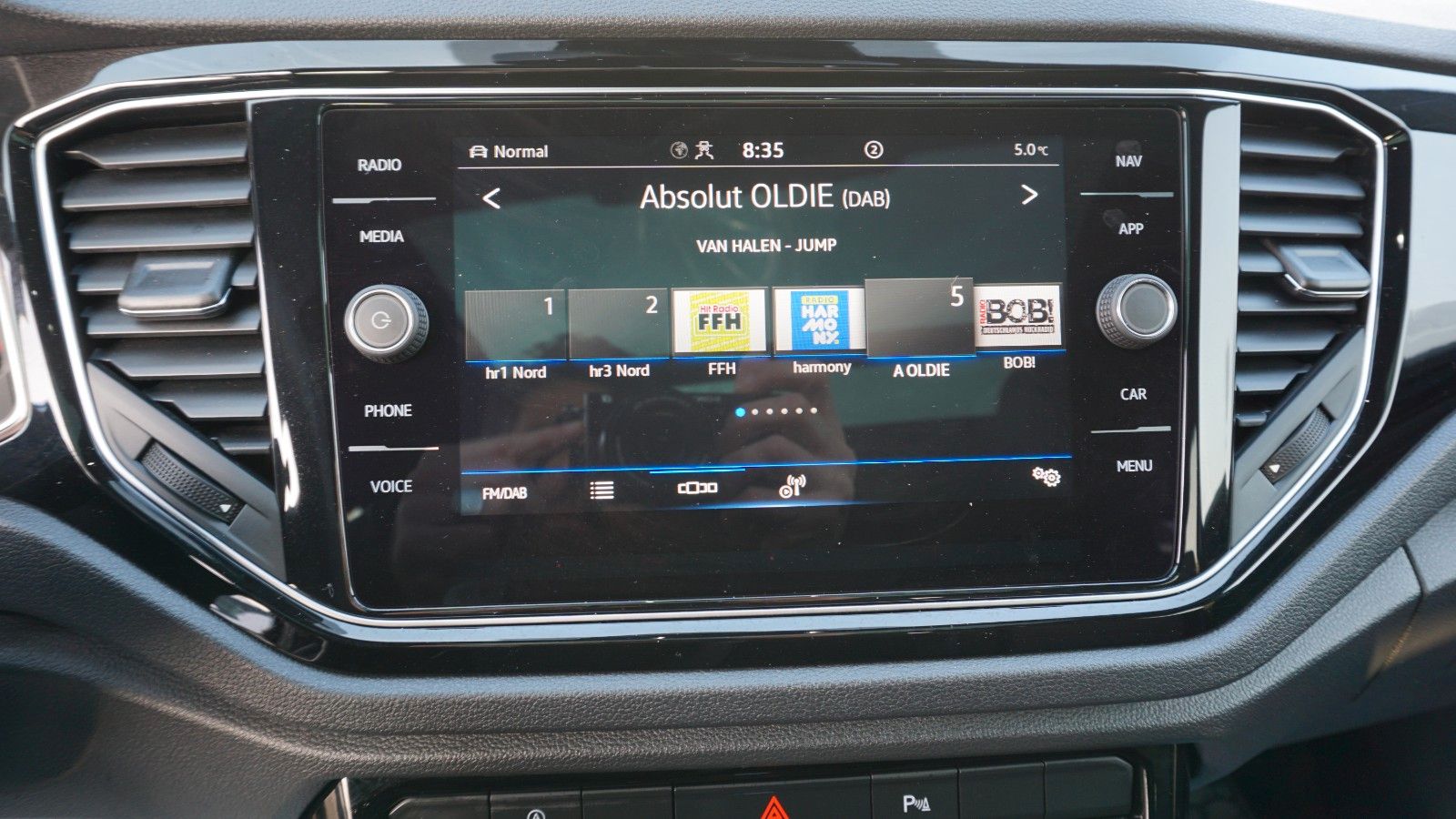 Fahrzeugabbildung Volkswagen T-Roc Sport 4Motion, Kamera, Navi, Pano, Black