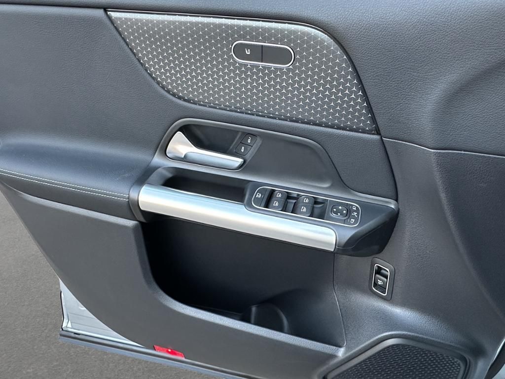 Fahrzeugabbildung Mercedes-Benz GLA 200 d LED*ParkAss*SpurH*AUT*el.Heck*PDC*AHK