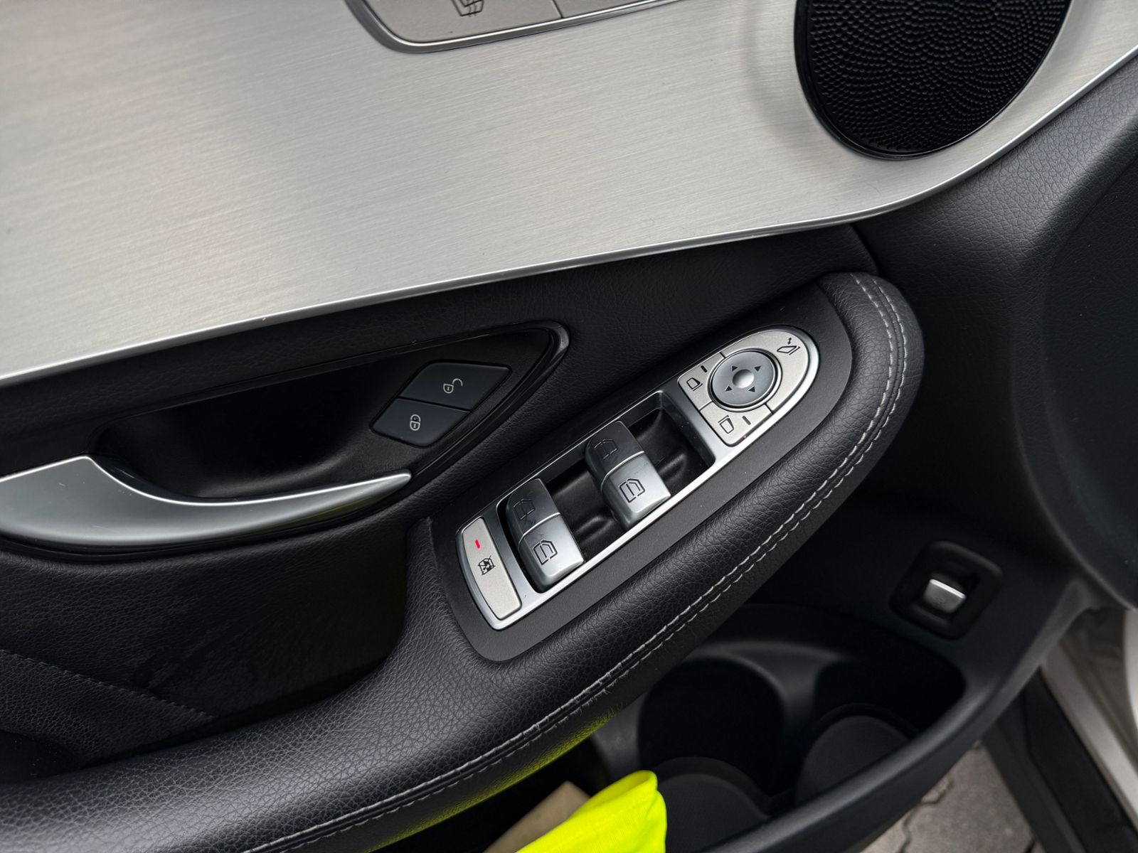 Fahrzeugabbildung Mercedes-Benz GLC 220 d 4Matic AMG Line PANO LED NAV
