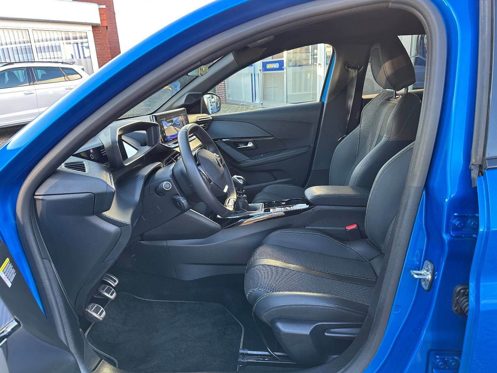 Fahrzeugabbildung Peugeot 208 GT PureTech 100 Navi/LED/ 360°Kamera/Keyless