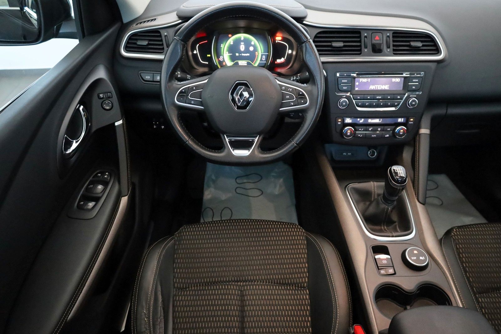 Fahrzeugabbildung Renault Kadjar XMOD,T.Leder,PDC,Panorama,8fach bereift