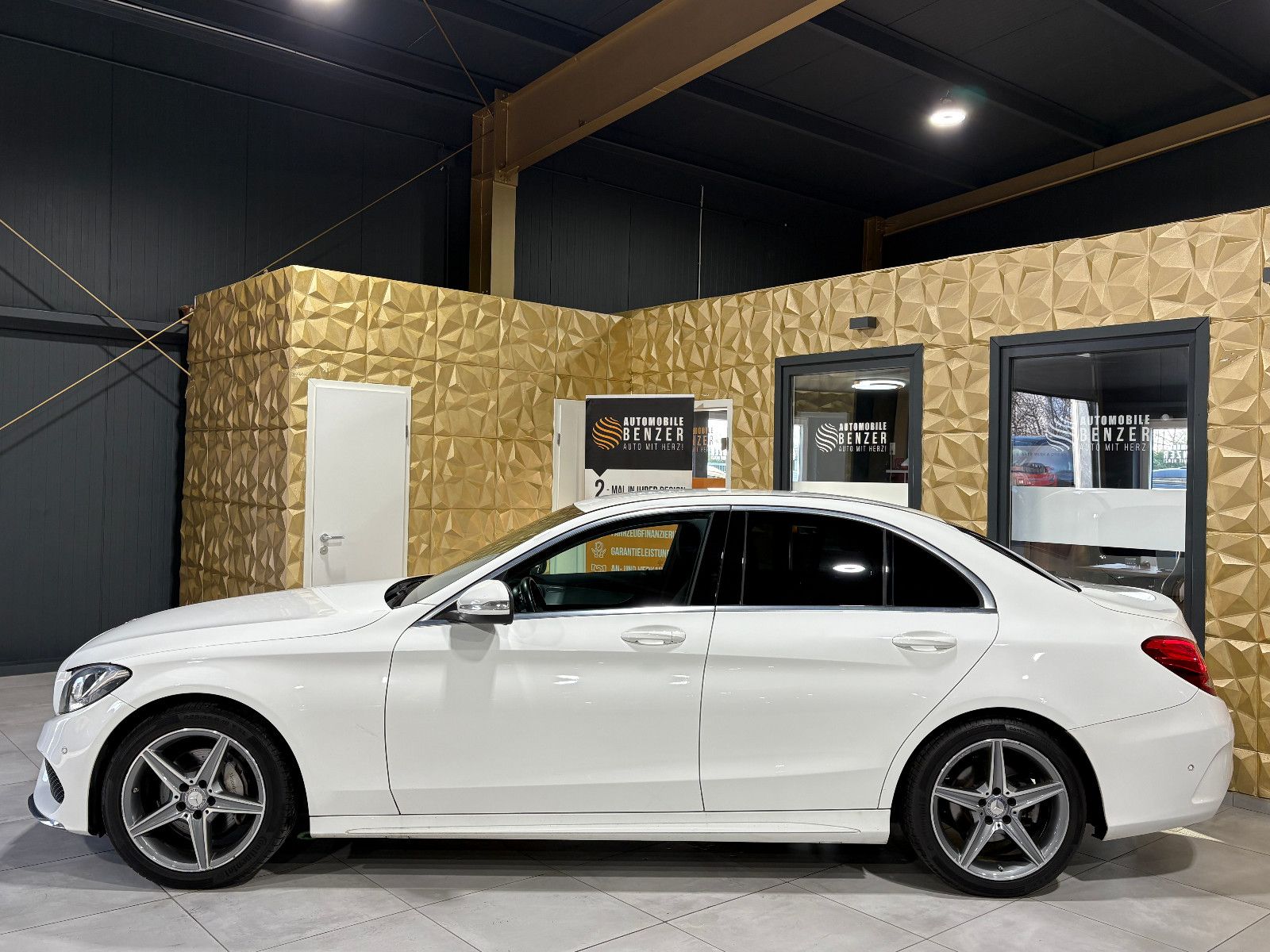 Fahrzeugabbildung Mercedes-Benz C 200 Lim. C 200 CGI/AMG-LINE/PDC/SOUND/SHZ/KLIM