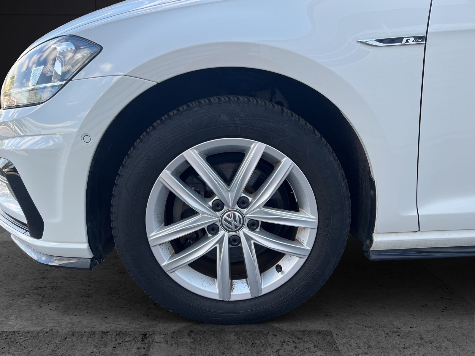 Fahrzeugabbildung Volkswagen Golf VII Variant TDI R-Line  DSG Navi ACC RFK SH