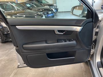 Audi A4 Avan 3.0 TDI quattro *SZHZ*PDC*TEMPOMAT*KLIMA