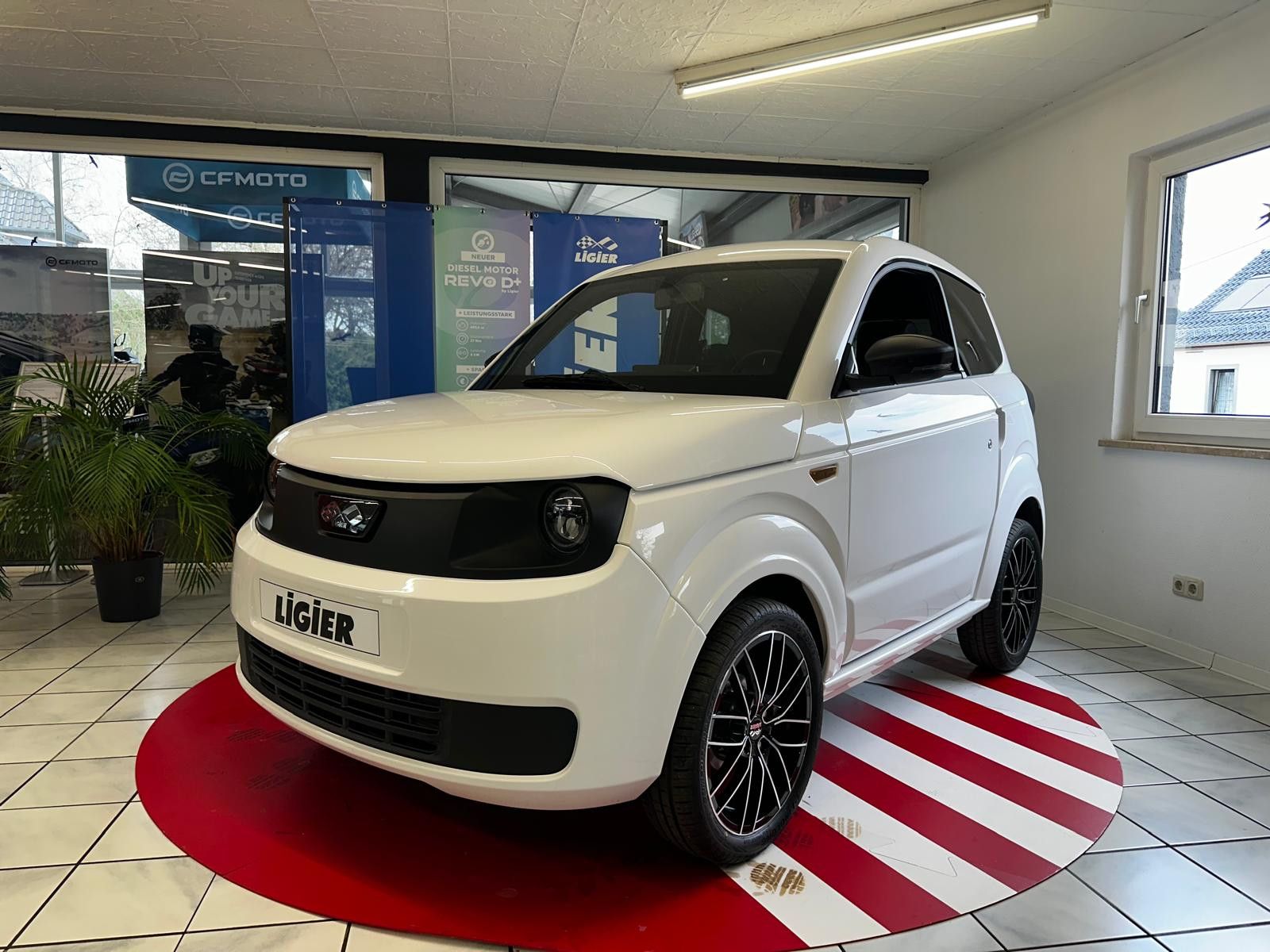 Ligier Myli I.DEAL E5 Diesel |Servo |Carplay| SOFORT!