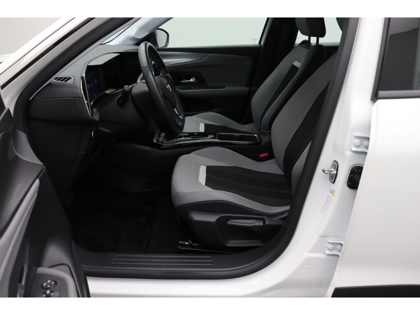 Fahrzeugabbildung Opel Mokka-e Elegance Totwinkelass Digi Cockpit Kamer