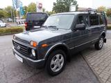 Lada Niva Taiga 1.7 Urban 4x4 5tür + AHK - Lada Niva mit Benzin-Antrieb: Geländewagen