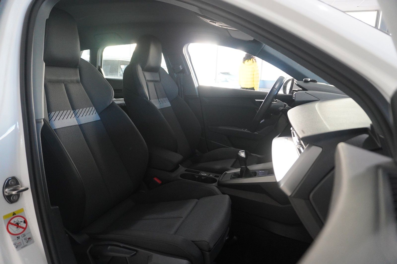 Fahrzeugabbildung Audi A3 Sportback 35 TFSI NAVI/LED/SPORT/SHZ/VIRT/DAB