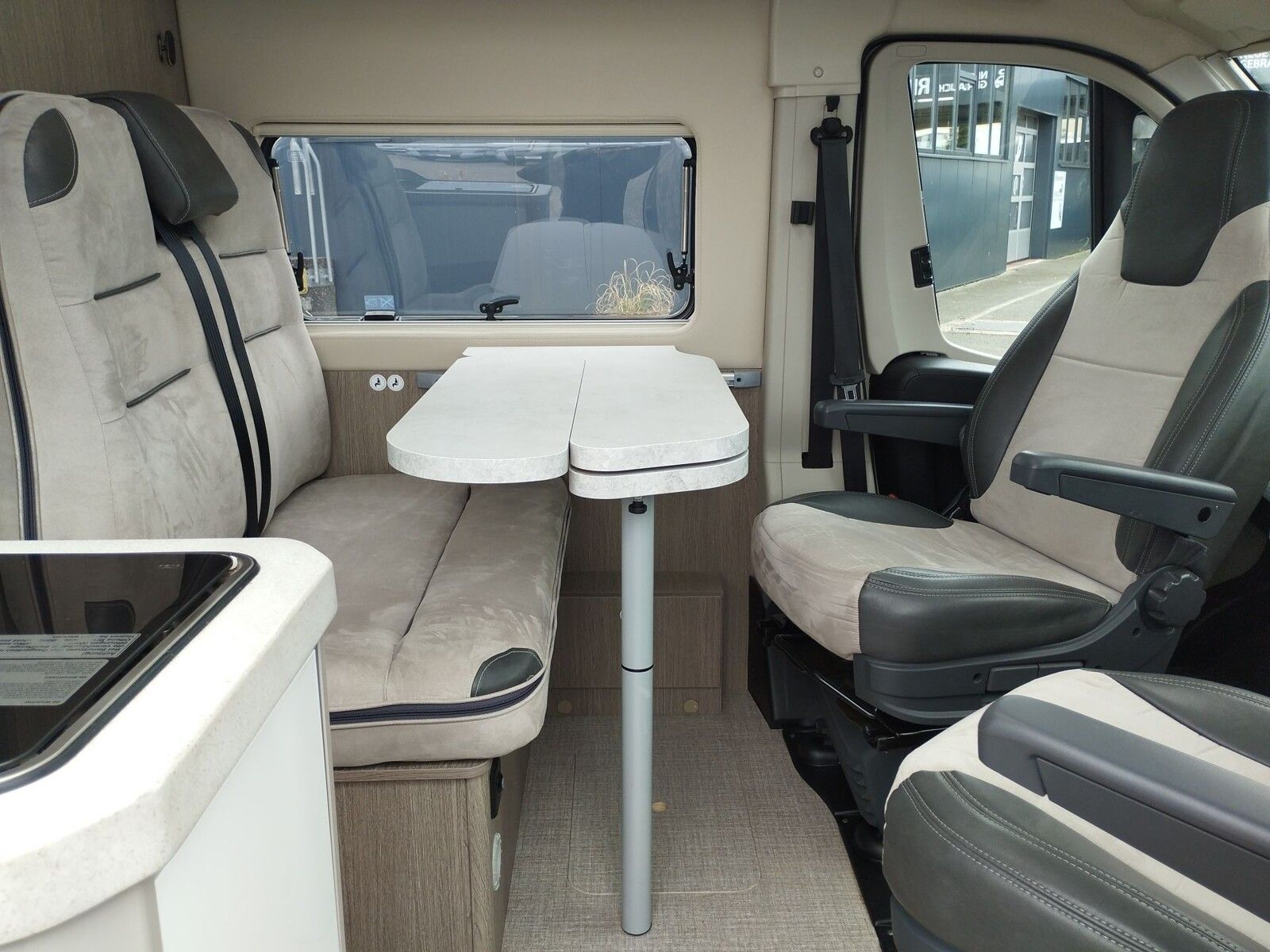 Fahrzeugabbildung Chausson Van V697 Premium Luftfederung,Markise,RK