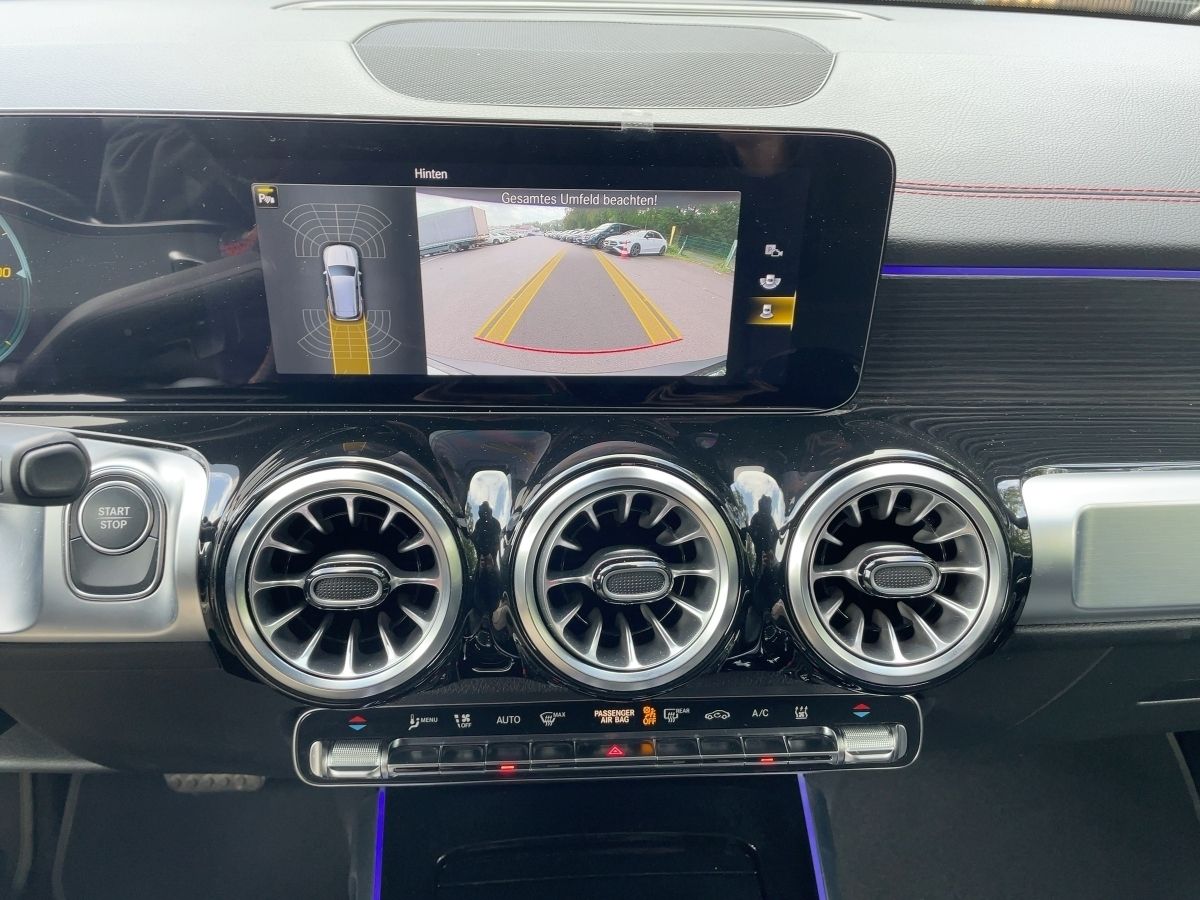 Fahrzeugabbildung Mercedes-Benz EQB 300 4M AMG/Night/Kamera/LED