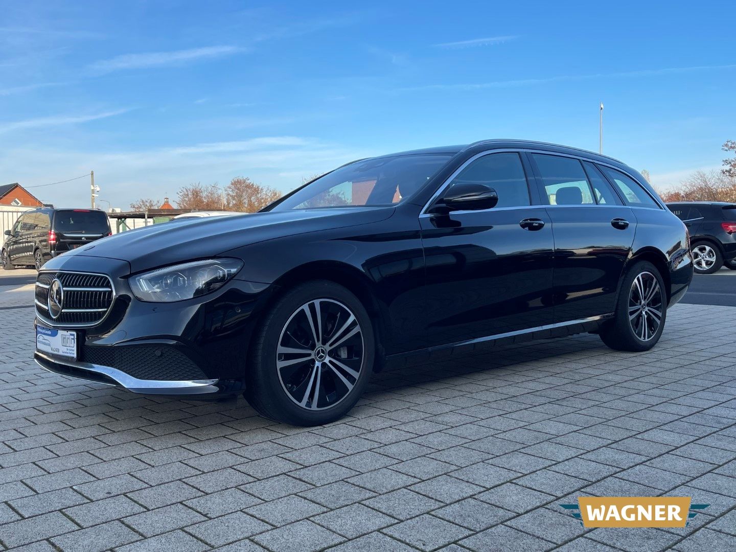 Fahrzeugabbildung Mercedes-Benz E 450 T 4Matic Multibeam LED Memory