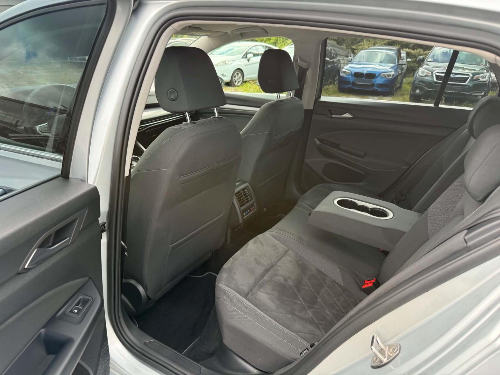 Volkswagen Golf VIII Lim. 1st Edition eTSI*Matrix LED*DCC*, миниатюра 25