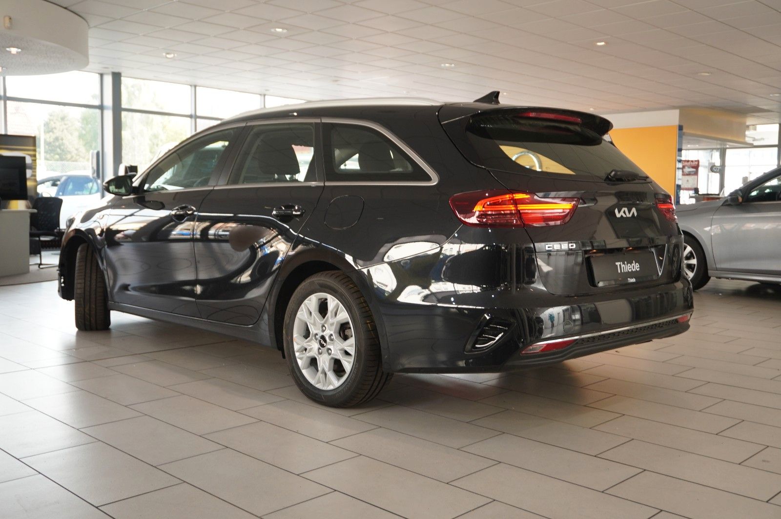 Fahrzeugabbildung Kia cee'd Sportswagon 1.6 CRDI DCT NAVI/LED/KAMERA