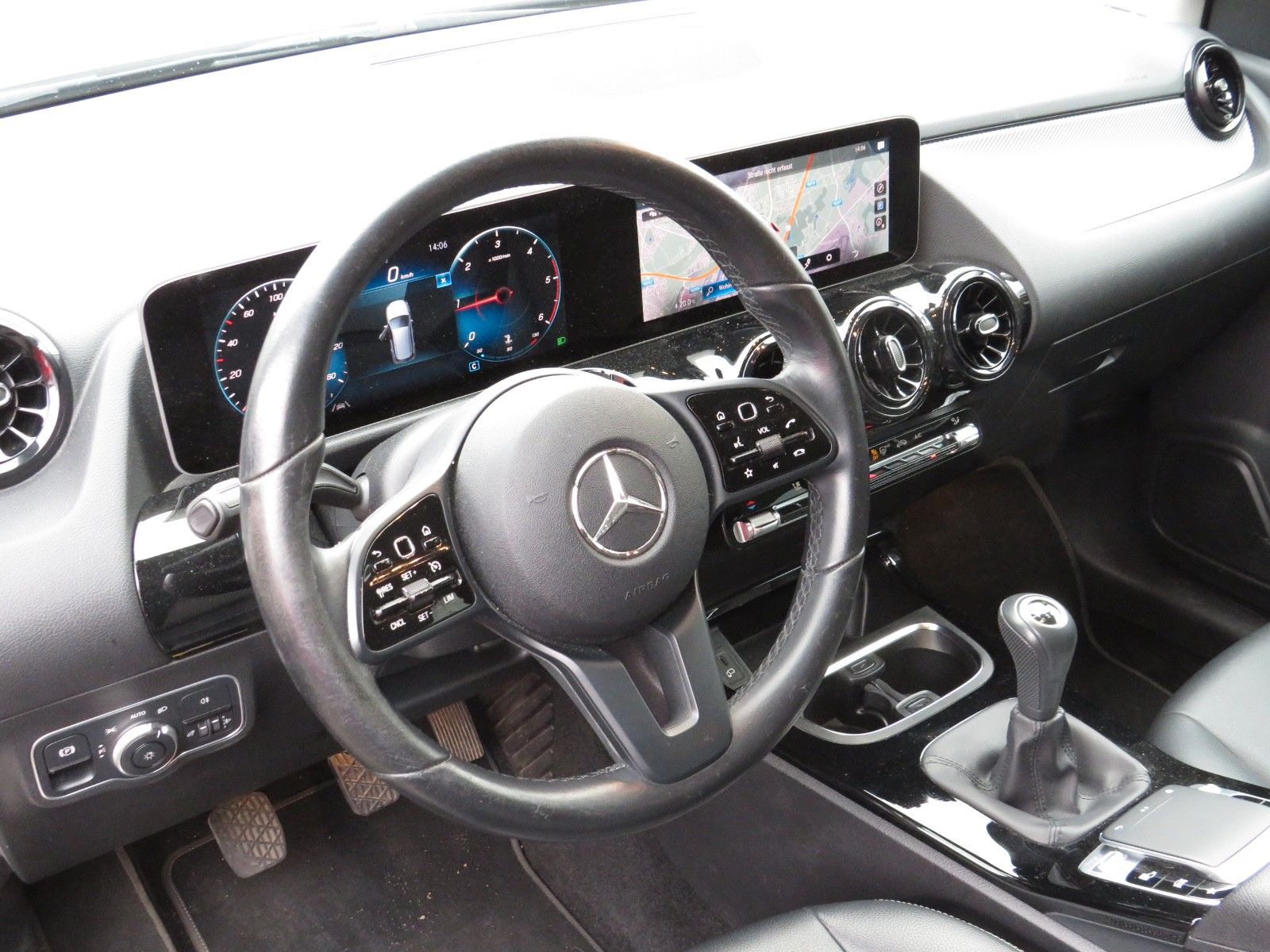 Fahrzeugabbildung Mercedes-Benz B 180 DIESEL VIRTUAL  PDC NAVI CLIMATRONIC 1.Hd