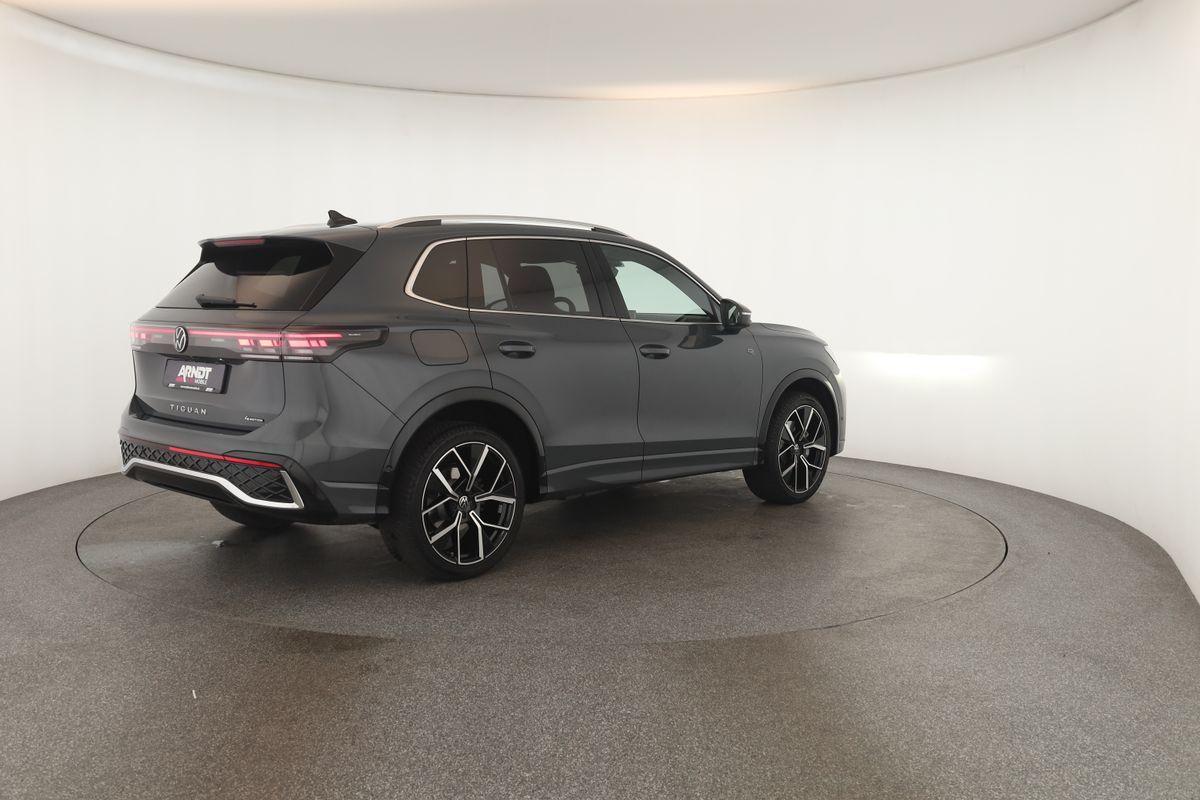 Volkswagen Tiguan 2.0 TDI 4M DSG R-Line Leder Pano Navi 360