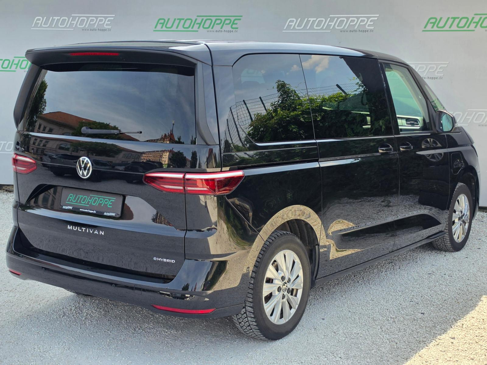 VOLKSWAGEN T7 MULTIVAN LIFE eHYBRID 150ch - 6 PLACES - TOIT PANORAMIQUE - ACC - ATTELAGE PIVOTANT - CHAUFFAGE AUXILIAIRE