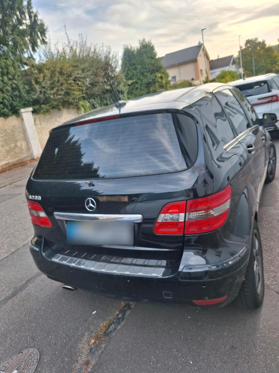 Mercedes-Benz B200 2011 — photo 10