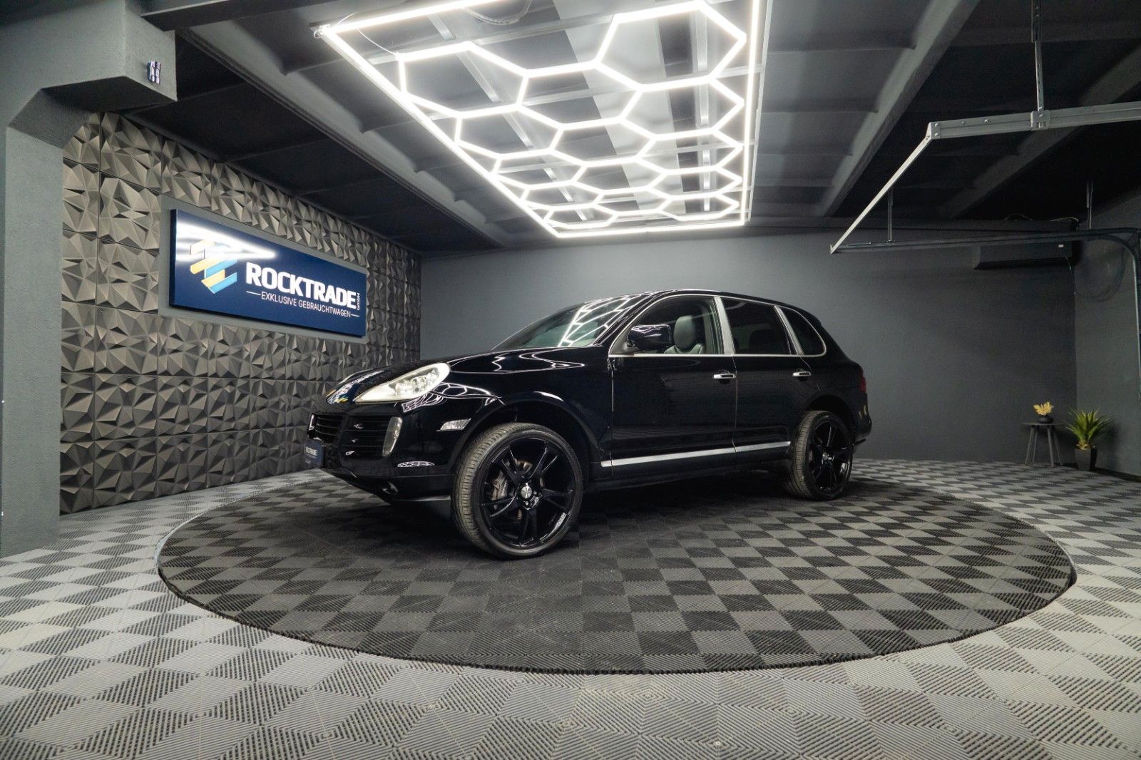 Fahrzeugabbildung Porsche Cayenne 3.6 V6 Black Edition | BOSE | 22Zoll ABT