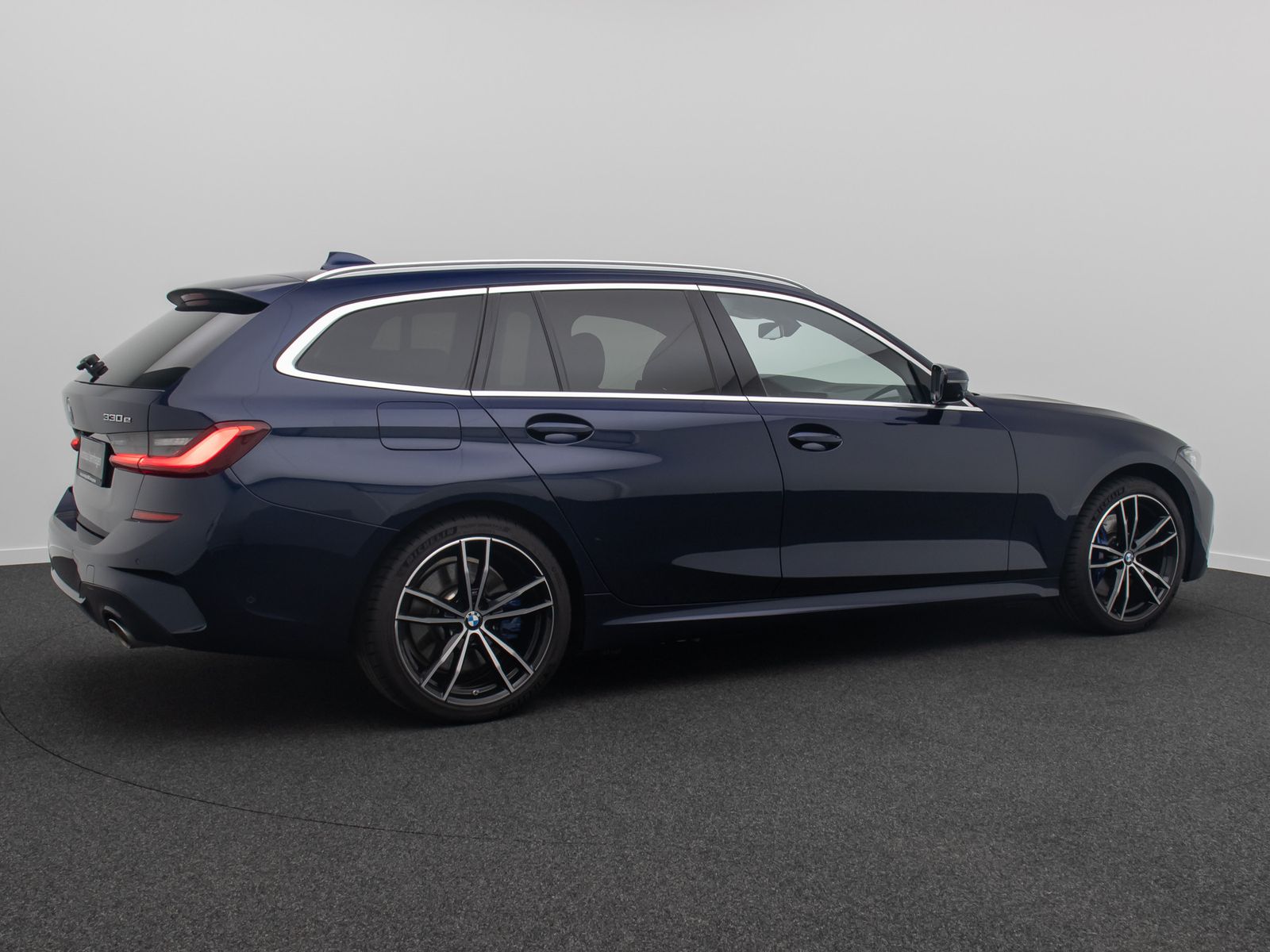 Fahrzeugabbildung BMW 330e xD M Sport 360&deg; HUD Panorama Individual 19"