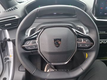 Peugeot 2008 Allure 1.2 PureTech 130 LED+SHZ+Alcant.+PDC