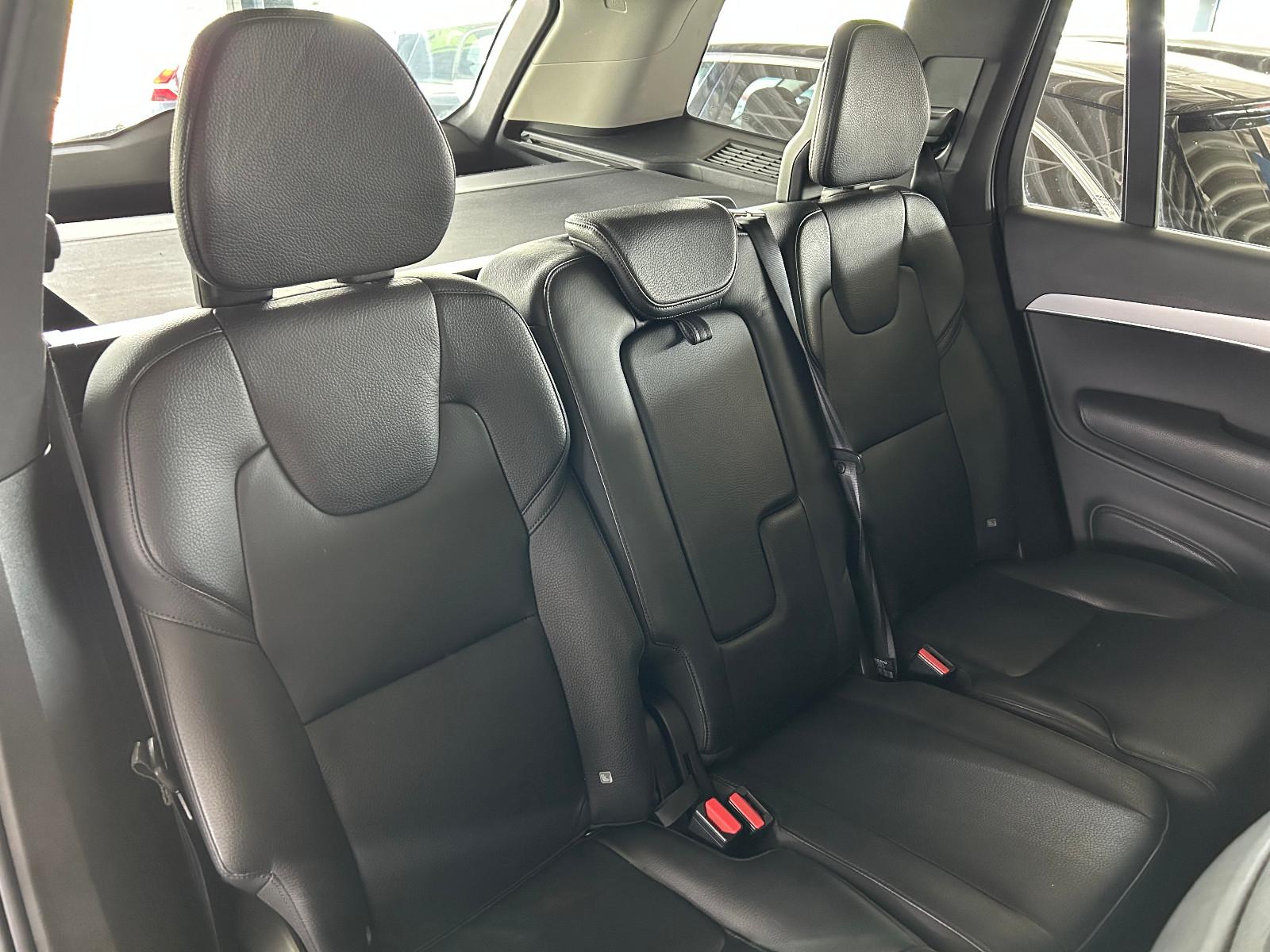 Volvo XC 90 Momentum 2WD//GARANTIE/LEDER/ALU/NAVI/PDC/