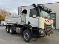 Iveco AD300X54Z HR X-WAY