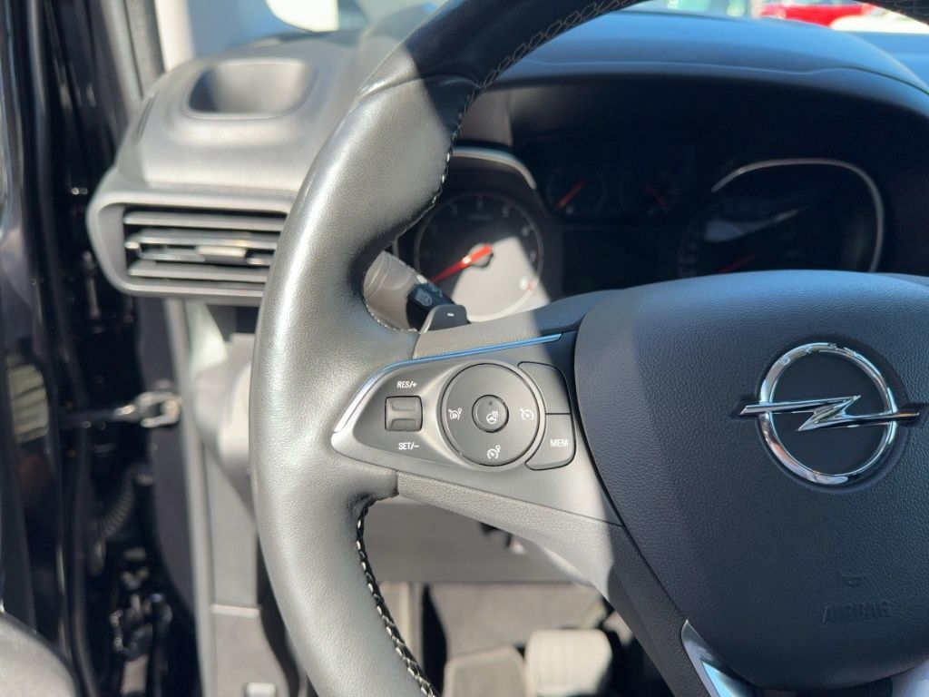 Fahrzeugabbildung Opel Combo Life Ultimate AUTOMATIK  SITZHEIZUNG  RÜCK