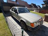 Mercedes-Benz W124 E 230 Limousine Metallic  - : Beige, Metallic