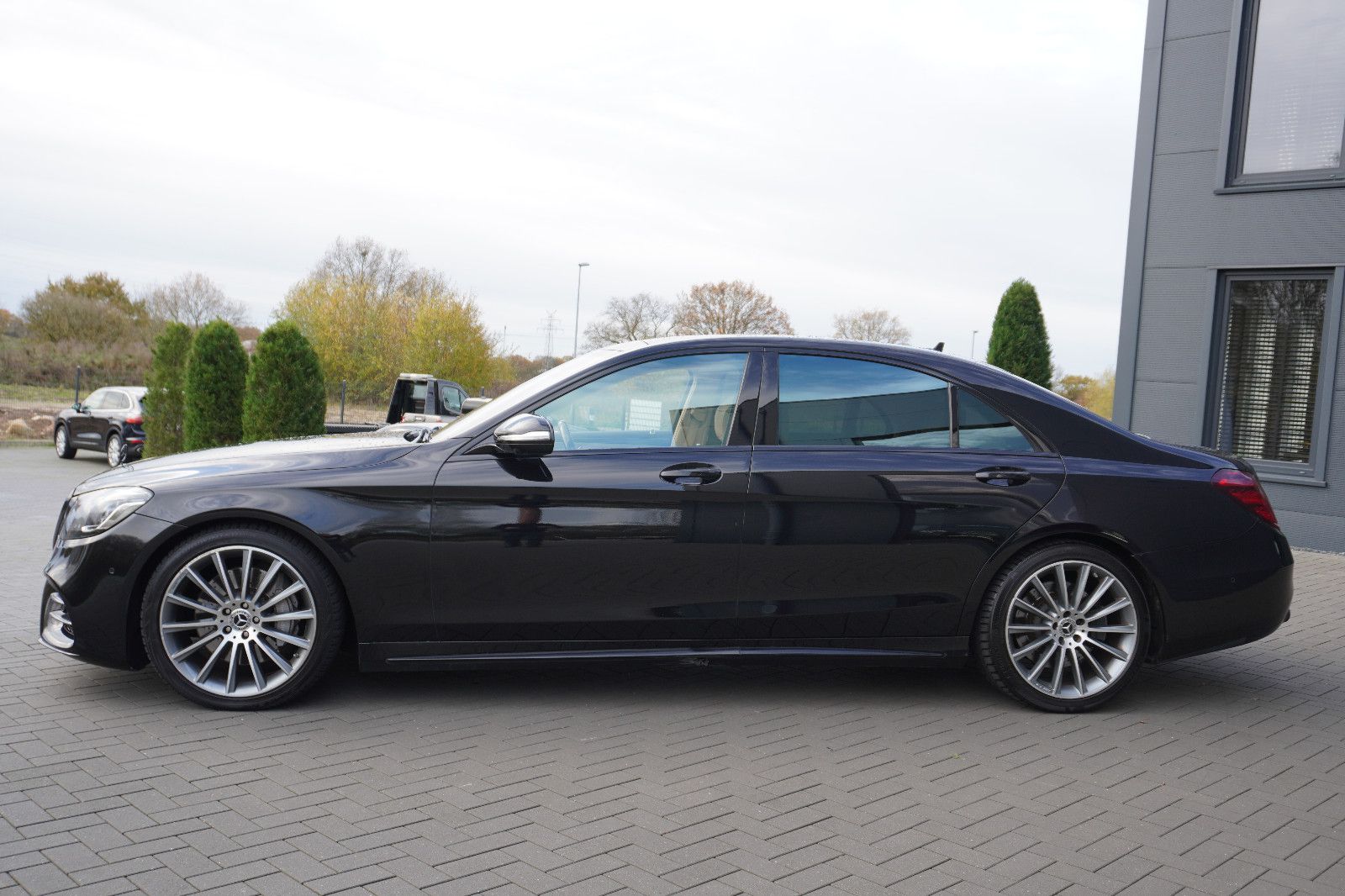 Fahrzeugabbildung Mercedes-Benz S 560 4Matic L