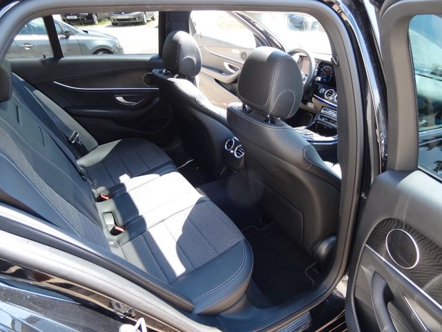 Fahrzeugabbildung Mercedes-Benz E 300 de/AMG/Pano/Widesreen/AHK/Leder/