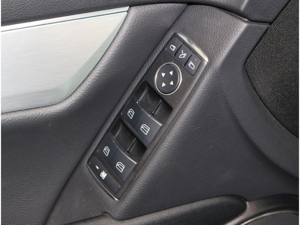 Fahrzeugabbildung Mercedes-Benz C 200 CGI AMG Line 2.Hand+H&K+Comand