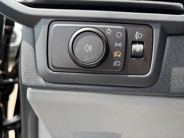 Fahrzeugabbildung Ford Tourneo Custom 2.0 320 L1 Nugget Titanium