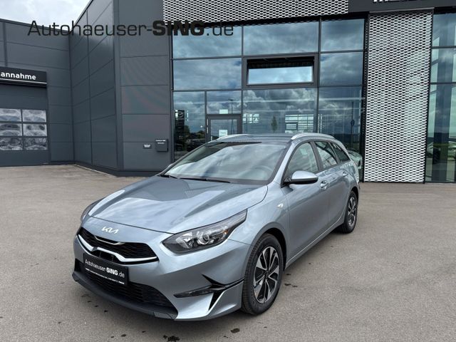 Kia Ceed_sw Kombi Automatik Navi SHZ Kamera AppleCar