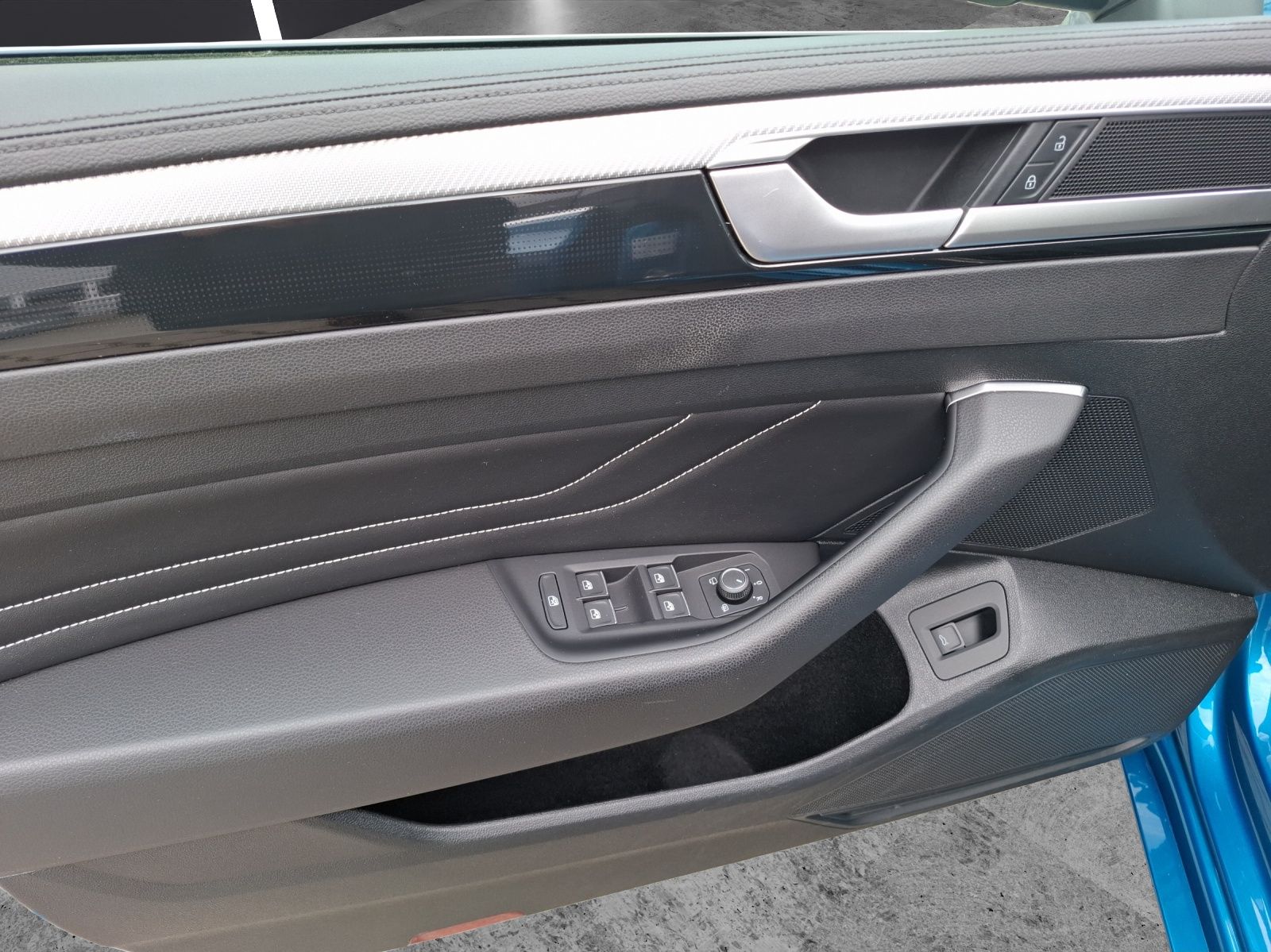 Fahrzeugabbildung Volkswagen Arteon SB TDI R-Line DSG 4M LED AHK Navi AID Pan