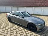 BMW E92 325i M-Paket - BMW 325 Coupé 325i m paket mit Benzin-Antrieb