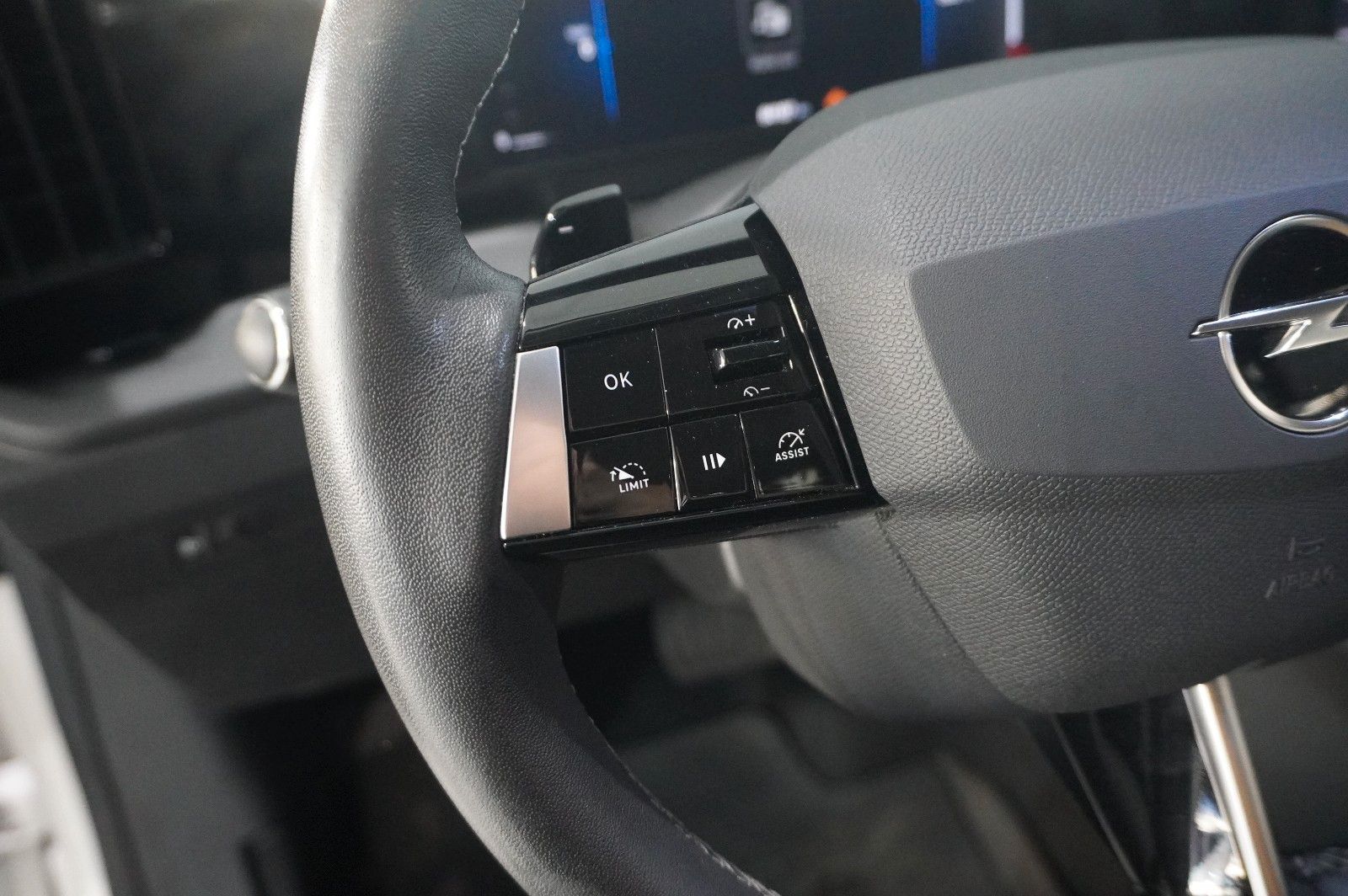 Fahrzeugabbildung Opel Astra L ST 1.5D BUSINESS NAVI/LED/KAMERA/SH/AHK